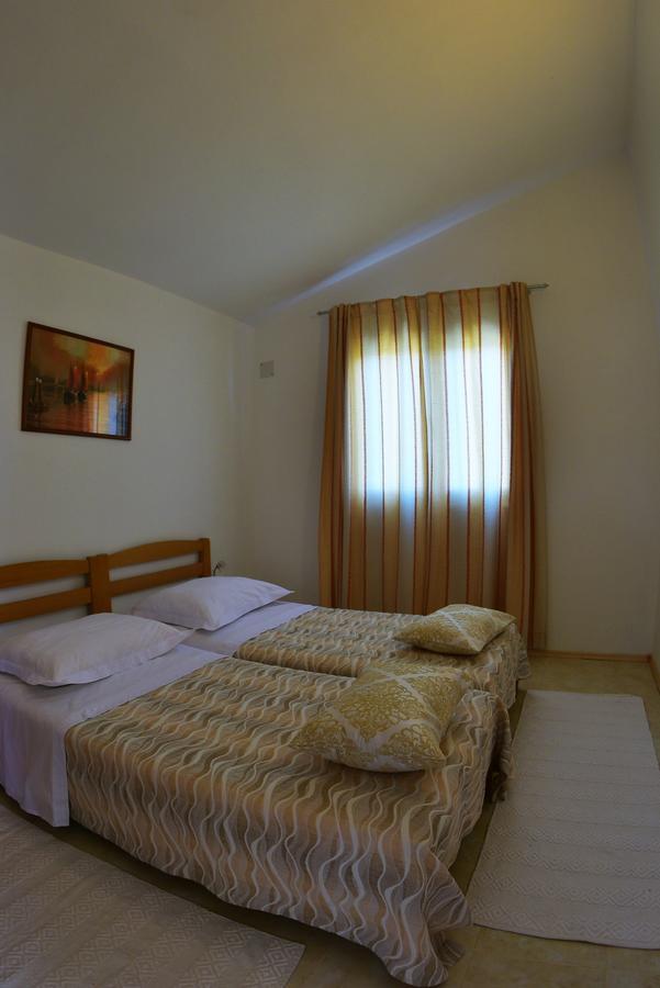 Apartment Ivica Mali Drvenik Esterno foto